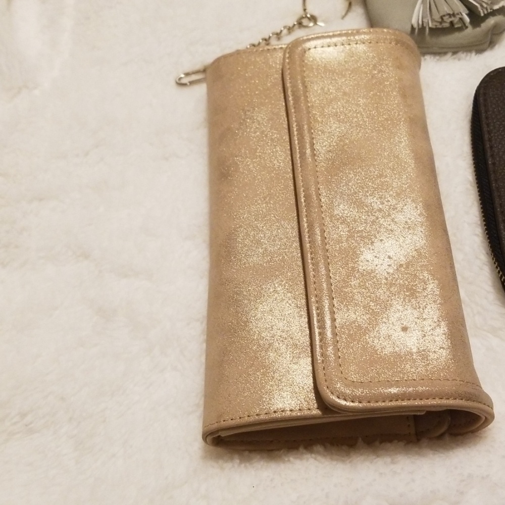 NWOT Bundle Wallets - Picture 2 of 6